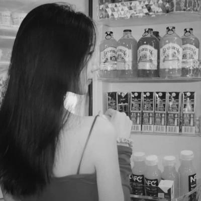 120张唯美意境清新好看的黑白女头图片，黑白梦境
