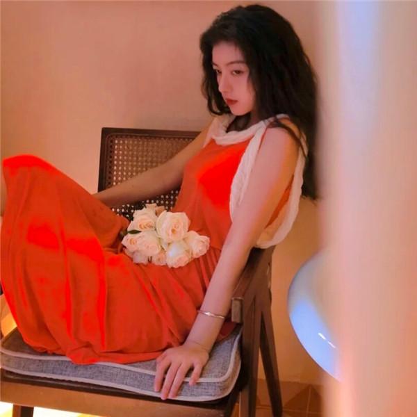 红色主题头像女生 高清有意境的红色唯美图片女生头像