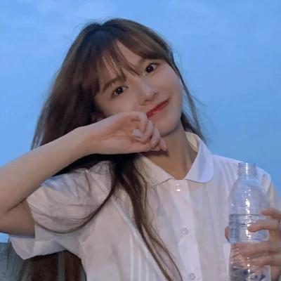 清新美女闺蜜头像单人