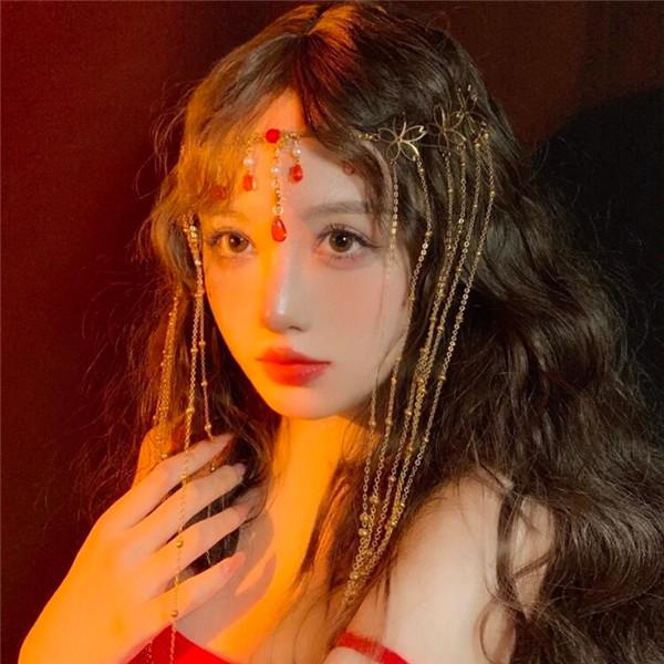 红色主题头像女生 高清有意境的红色唯美图片女生头像