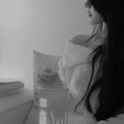 120张唯美意境清新好看的黑白女头图片，黑白梦境