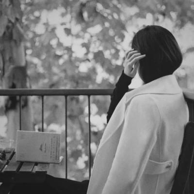 120张唯美意境清新好看的黑白女头图片，黑白梦境