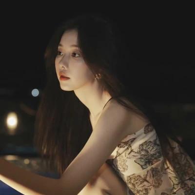 清新美女闺蜜头像单人
