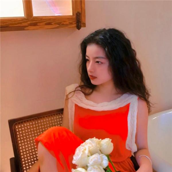 红色主题头像女生 高清有意境的红色唯美图片女生头像