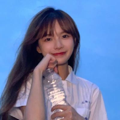 清新美女闺蜜头像单人