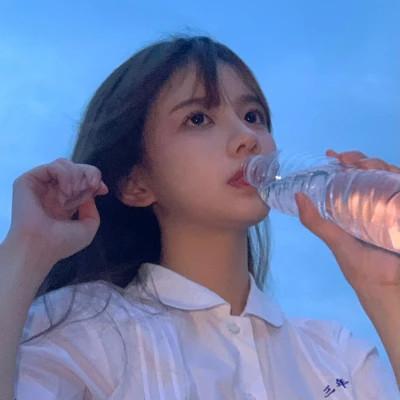 清新美女闺蜜头像单人