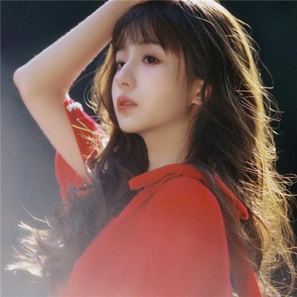 红色主题头像女生 高清有意境的红色唯美图片女生头像
