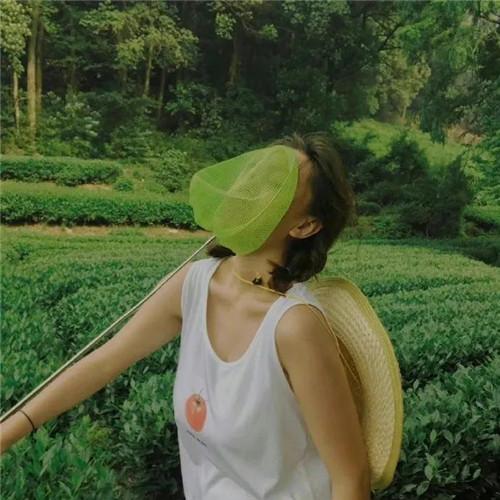 看上去就很自由的氛围感女生头像图片32张