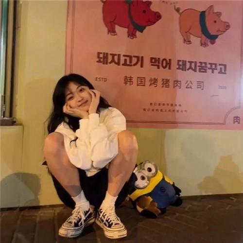 看上去就很自由的氛围感女生头像图片32张
