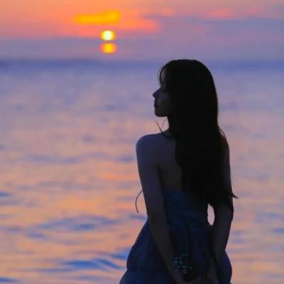 60张最火漂亮背影女生头像图片