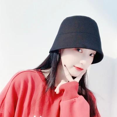 戴帽子女生头像图片大全