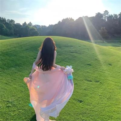60张最火漂亮背影女生头像图片