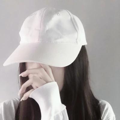 戴帽子女生头像图片大全