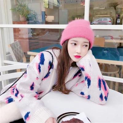 戴帽子女生头像图片大全