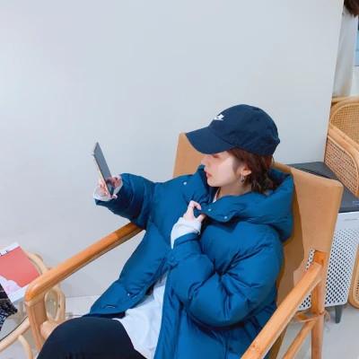 戴帽子女生头像图片大全