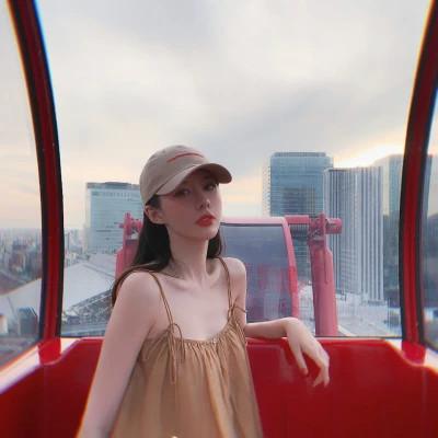 戴帽子女生头像图片大全