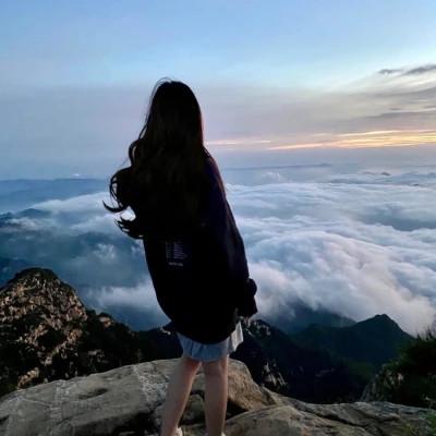 60张最火漂亮背影女生头像图片