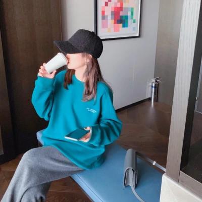 戴帽子女生头像图片大全