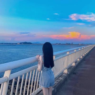60张最火漂亮背影女生头像图片