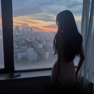 60张最火漂亮背影女生头像图片