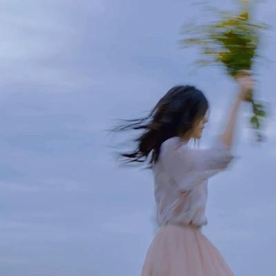 60张最火漂亮背影女生头像图片
