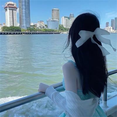 60张最火漂亮背影女生头像图片