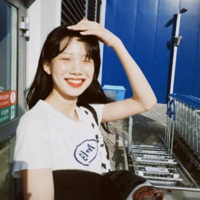 胶片高级感女头高清32张