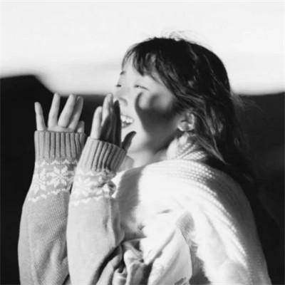 高级头像女氛围感黑白97张