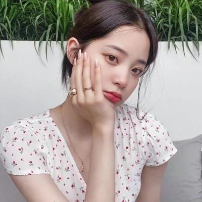 非主流头像女头 清晰好看的非主流美女头像女生图片