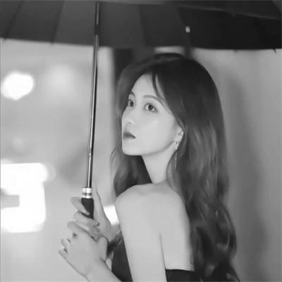 高级头像女氛围感黑白97张