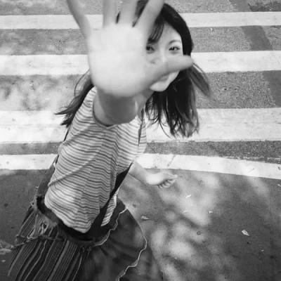 高级头像女氛围感黑白97张