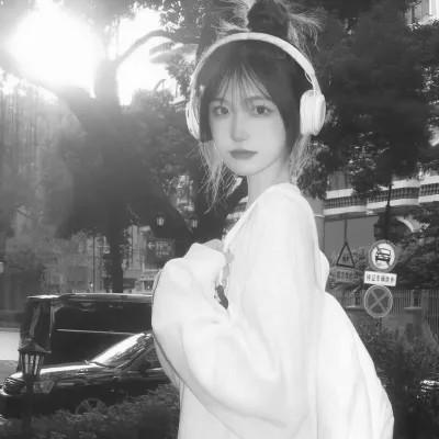 高级感满满的黑白风格女头56张