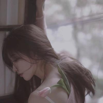 高级感头像女复古文艺图片40张