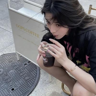 自由且高级的头像 高清一看就很自由的头像女