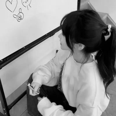 高级感满满的黑白风格女头56张