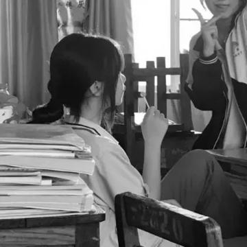 高级头像女氛围感黑白97张