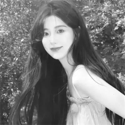 高级感满满的黑白风格女头56张