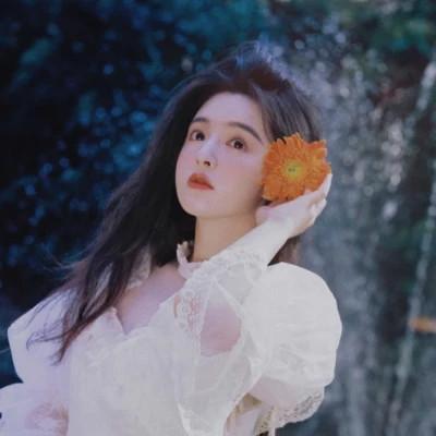 高级感头像女复古文艺图片40张
