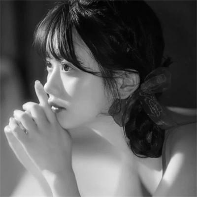高级头像女氛围感黑白97张