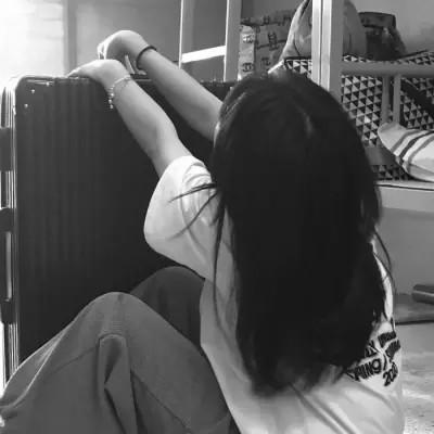 高级头像女氛围感黑白97张