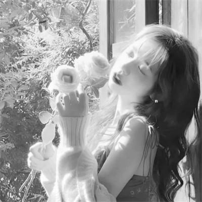 高级头像女氛围感黑白97张