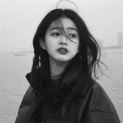 高级头像女氛围感黑白97张
