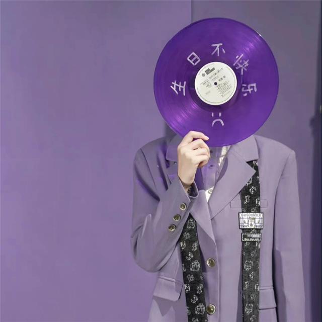 高级小众紫色搞怪女生头像图片