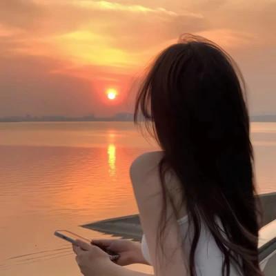 背影图像女生唯美漂亮头像 高清有品位的女人背影图片头像