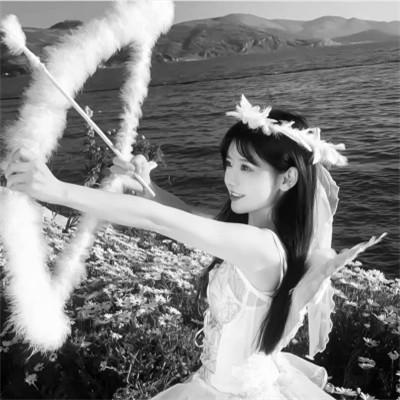 高级头像女氛围感黑白97张