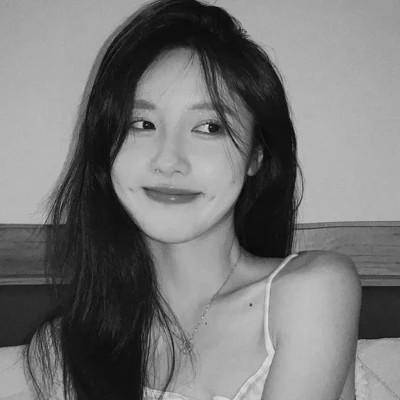 高级头像女氛围感黑白97张