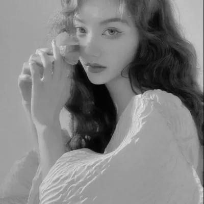 高级感满满的黑白风格女头56张