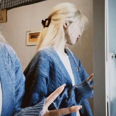 胶片高级感女头高清32张