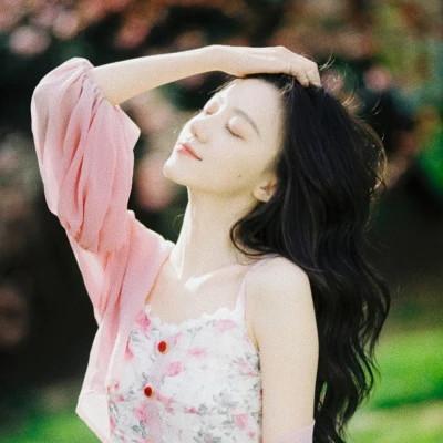 高级感头像女复古文艺图片40张