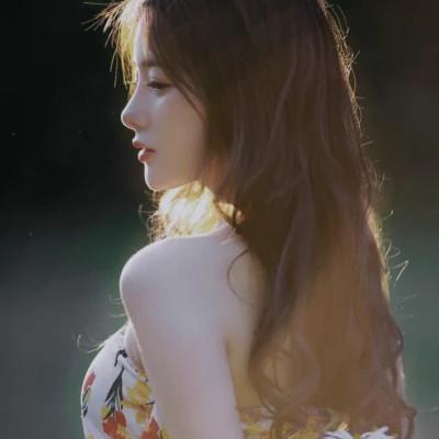 高级感头像女复古文艺图片40张